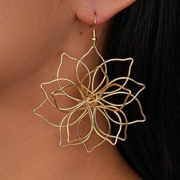 3/$20 1pair Bohemian Style Creative Flower Pendant
Earrings NEW - Picture 3 of 6